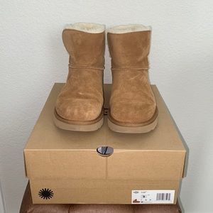 UGG Karel Suede Ankle Boot ❄️🧣🧦